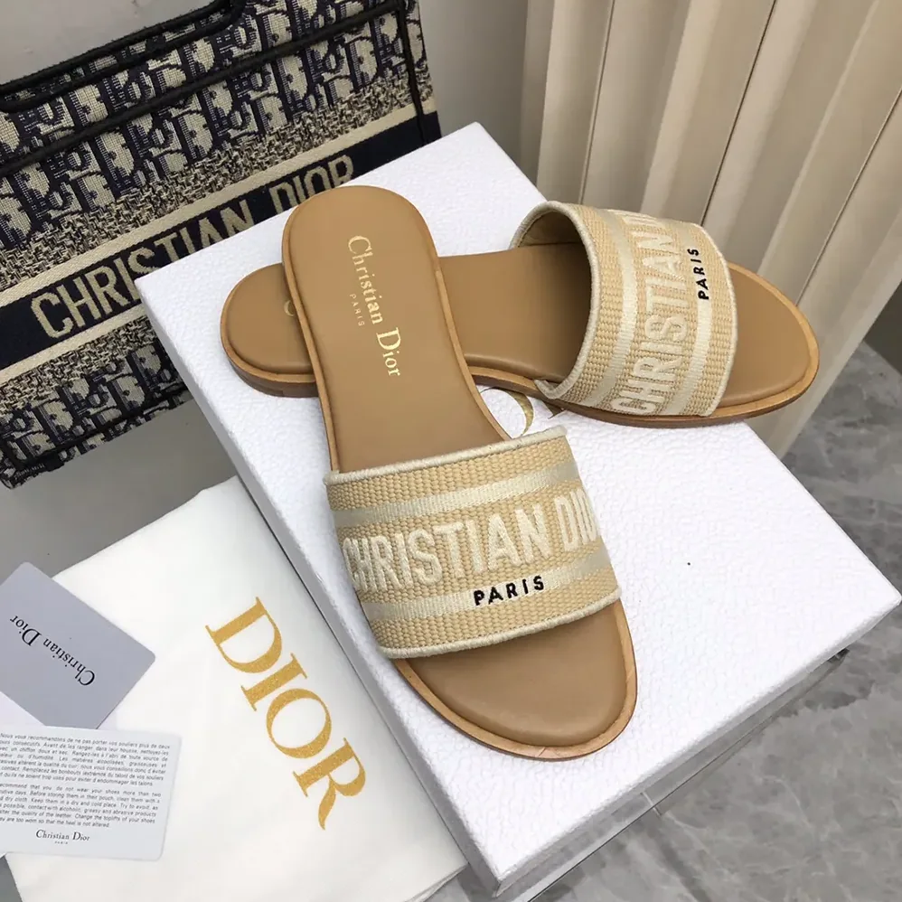 Dior Dioriviera Dway Slide Natural Raffia and White Embroidered Cotton for Women Dior Dioriviera Dway Slide Natural Raffia and White Embroidered Cotton for Women