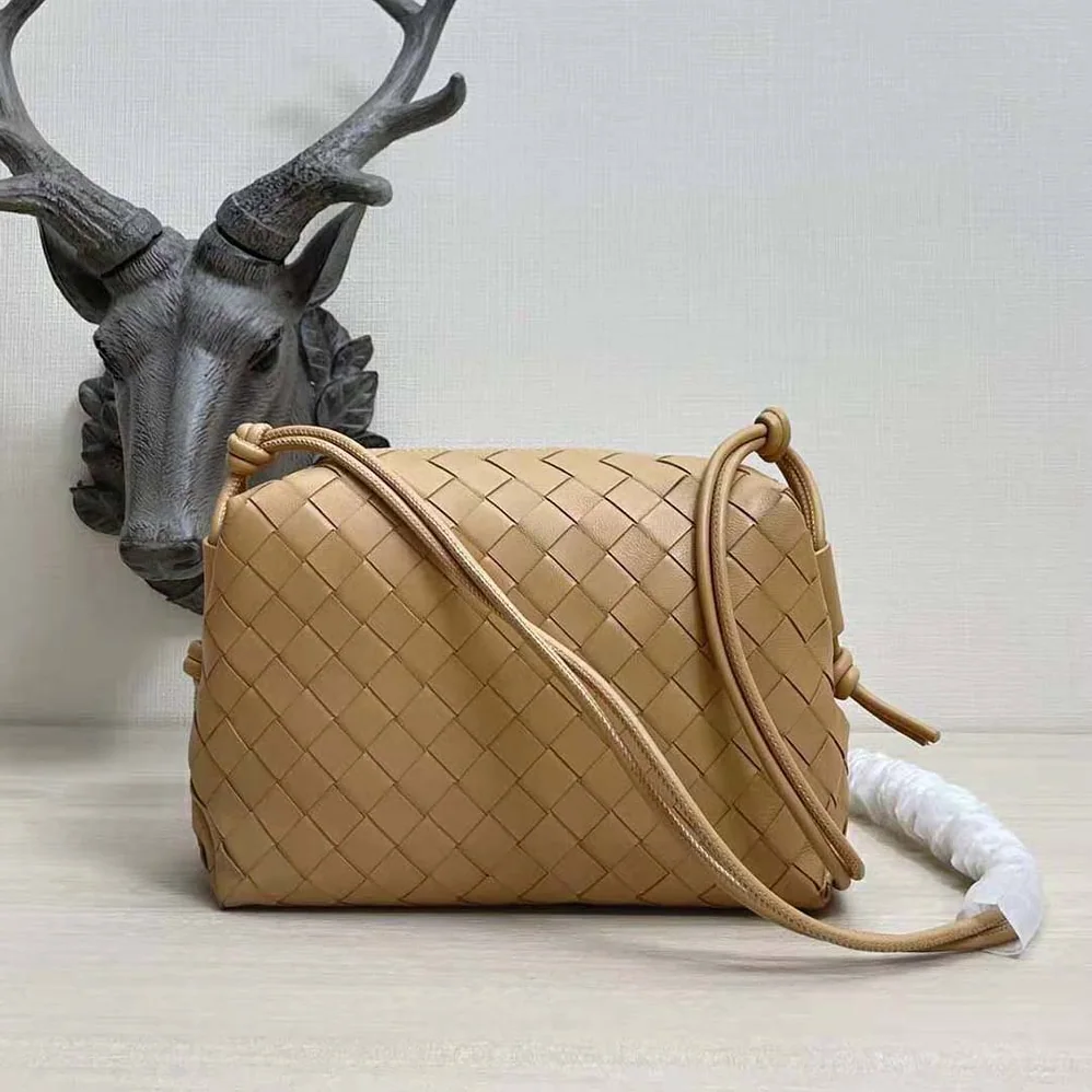 Bottega Veneta Loop Small Intrecciato Leather Cross-Body Bag for Women in Brown Bottega Veneta Loop Small Intrecciato Leather Cross-Body Bag for Women in Brown