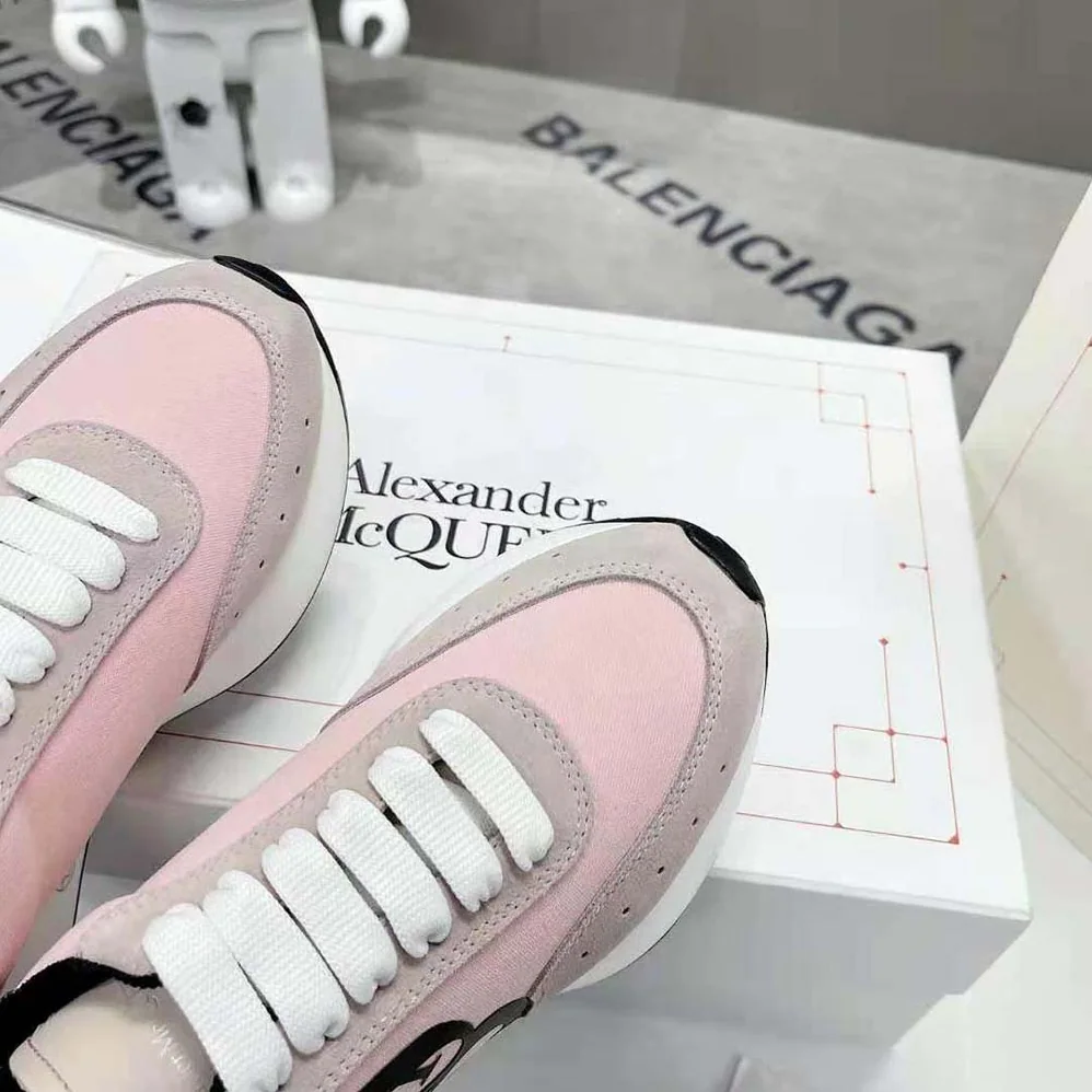 Alexander Mcqueen Sprint Runner in Calf Leather for Unisex in Pink Alexander Mcqueen Sprint Runner in Calf Leather for Unisex in Pink
