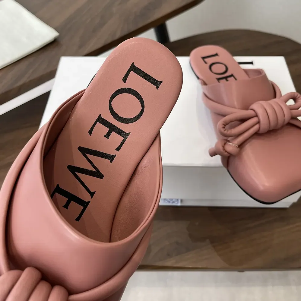 Loewe Flamenco Knot Mule in Lambskin for Women in Pink Loewe Flamenco Knot Mule in Lambskin for Women in Pink