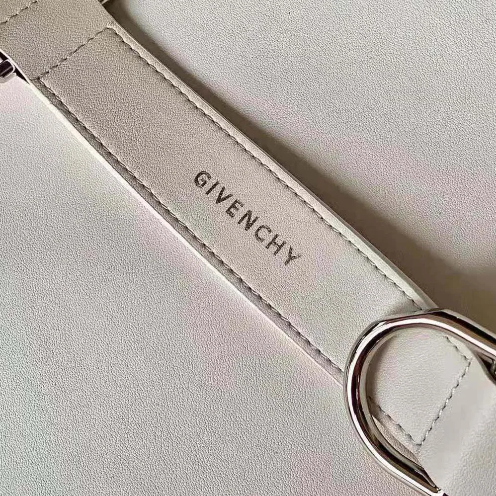 Givenchy Medium Voyou Bag in Leather for Women in White Givenchy Medium Voyou Bag in Leather for Women in White