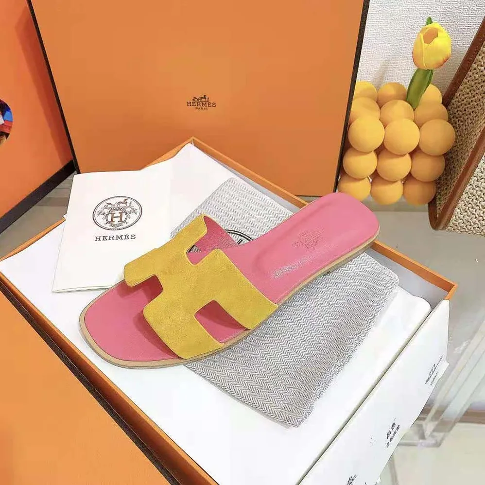 Hermes Oran Sandal in Suede Goatskin with Straight Cut Edges for Women in Pink