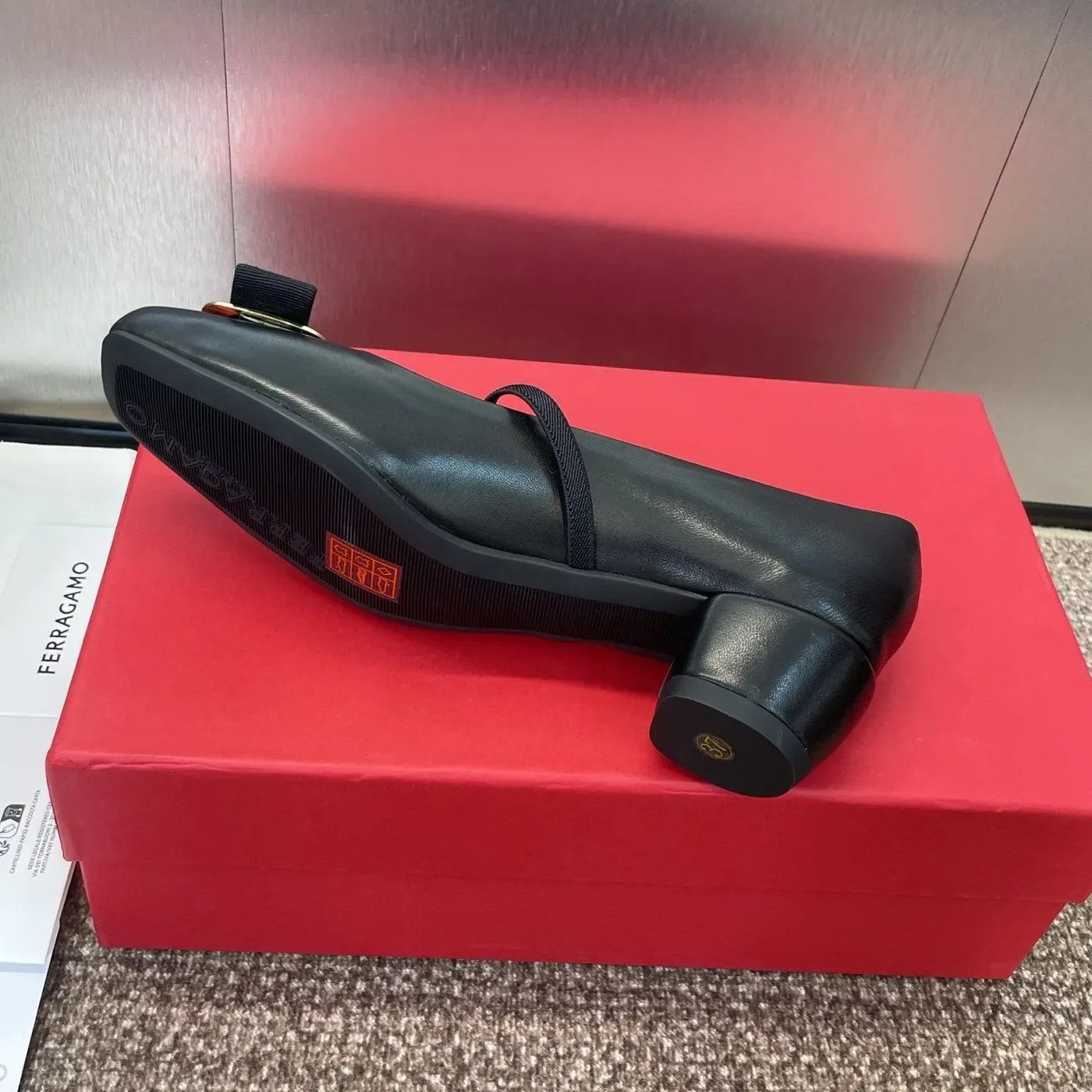 Ferragamo New Vara Plate Pump Black 01K093