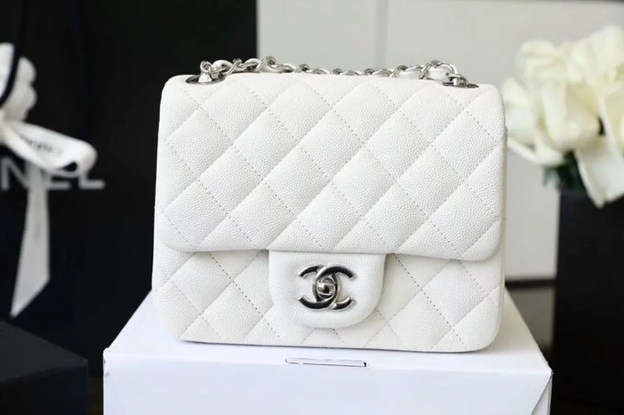 Chanel Classic Mini Flap Bag Silver Hardware White / Chanel Classic Mini Flap Bag Silver Hardware White /