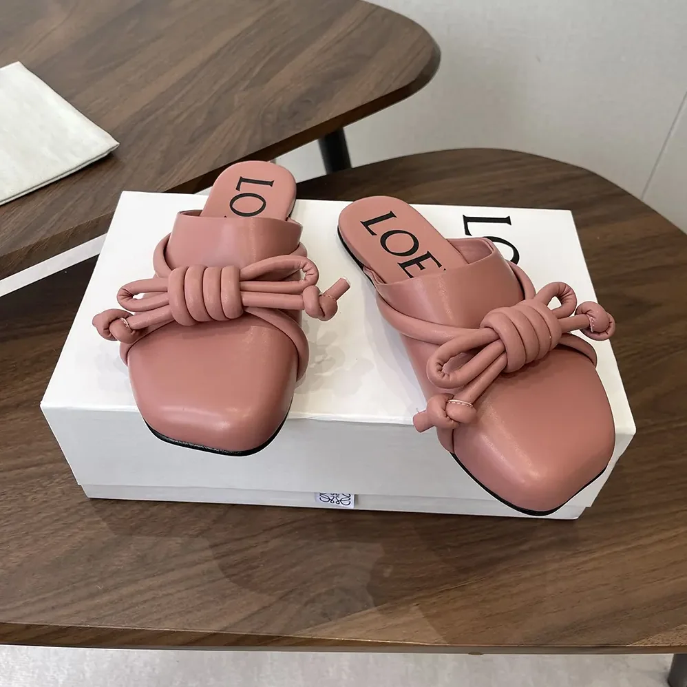 Loewe Flamenco Knot Mule in Lambskin for Women in Pink Loewe Flamenco Knot Mule in Lambskin for Women in Pink