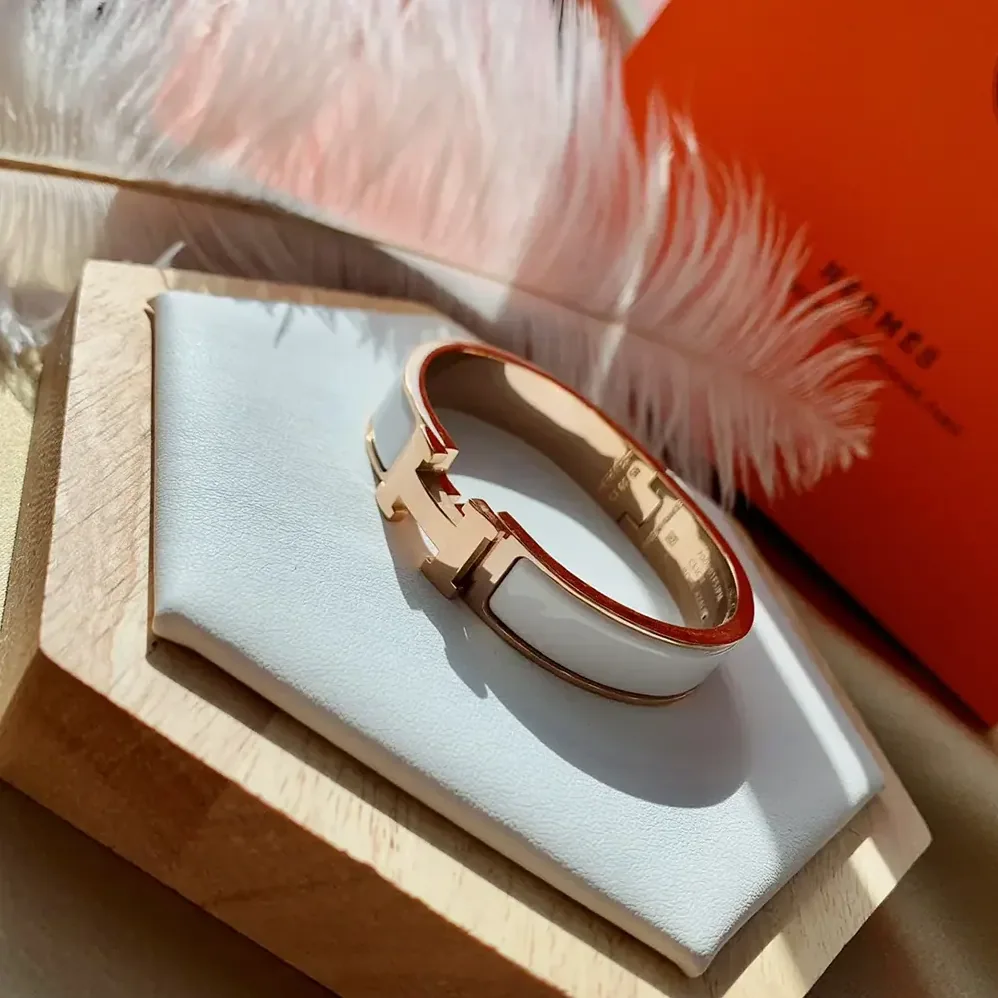 Hermes Clic H Bracelet for Unisex in White Hermes Clic H Bracelet for Unisex in White