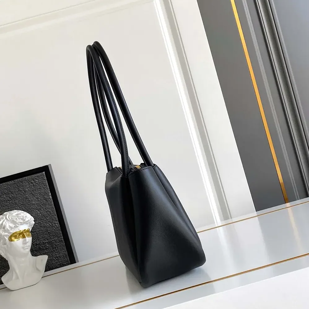 Prada Darling Medium Leather Shoulder Bag for Women in Black Prada Darling Medium Leather Shoulder Bag for Women in Black
