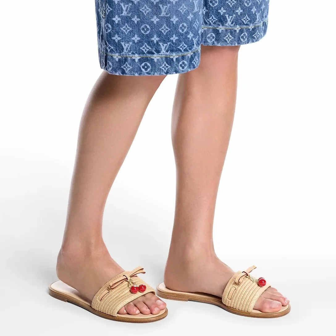 Louis Vuitton LV x TM Lily Flat Mule Raffia 1AHLRN Louis Vuitton LV x TM Lily Flat Mule Raffia 1AHLRN