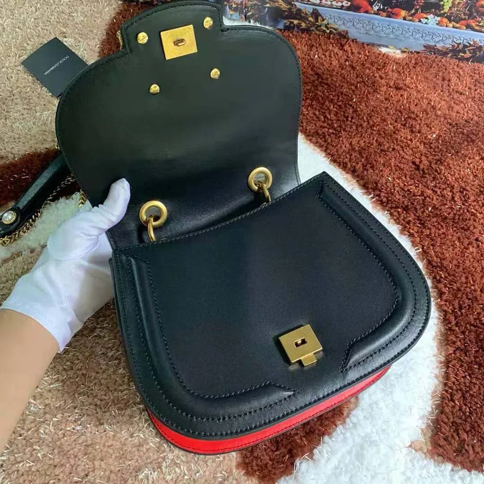 Dolce Gabbana D&G Dg Amore Bag in Calfskin for Women in Black Dolce Gabbana D&G Dg Amore Bag in Calfskin for Women in Black