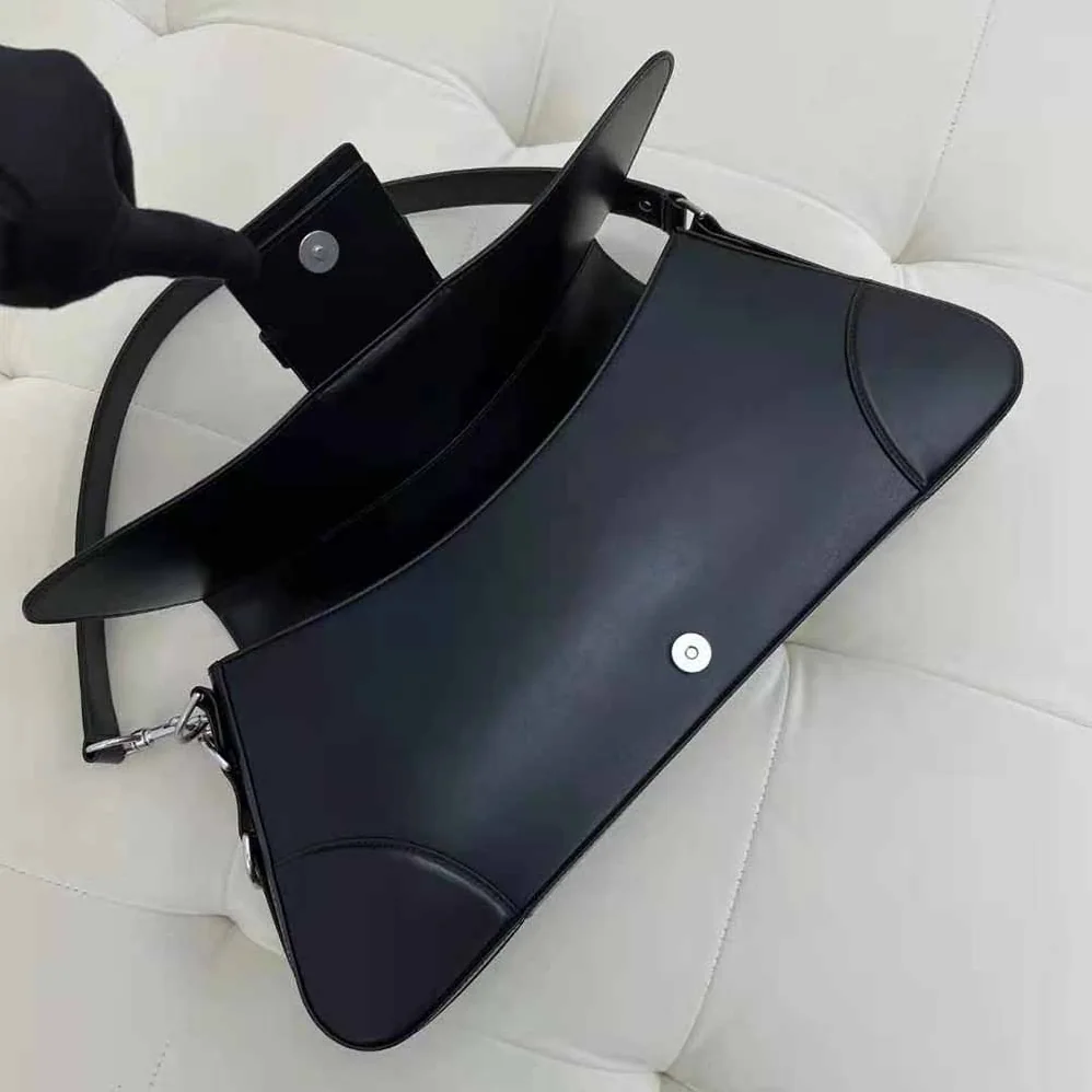 Balenciaga Lindsay Large Shoulder Bag in Black Shiny Smooth Calfskin for Women