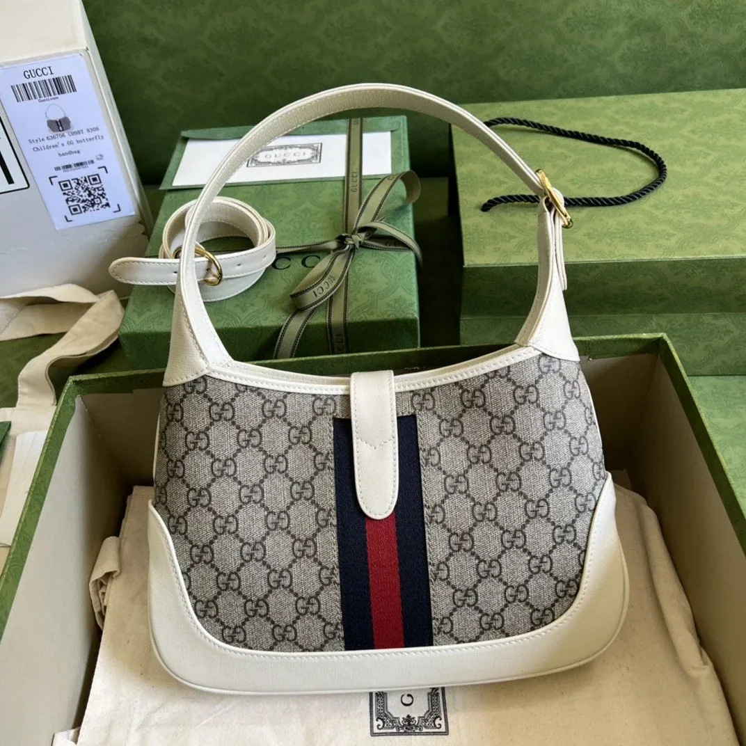 Gucci Jackie 1961 Small Shoulder Bag Beige And Ebony GG Supreme Canvas / Gucci Jackie 1961 Small Shoulder Bag Beige And Ebony GG Supreme Canvas /