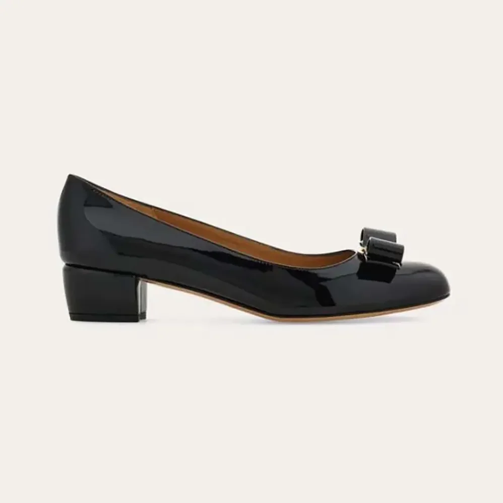 Salvatore Ferragamo Vara Pump for Women in Black Salvatore Ferragamo Vara Pump for Women in Black