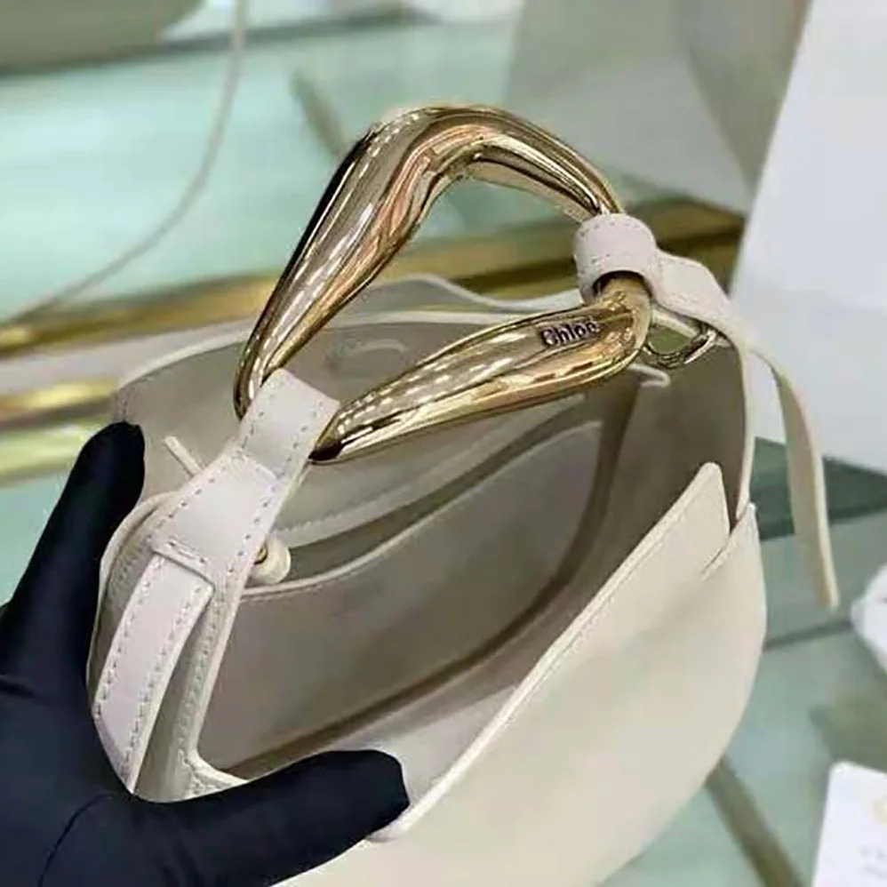 Chloe Kiss Small Purse in Small Grain Calfskin for Women in White