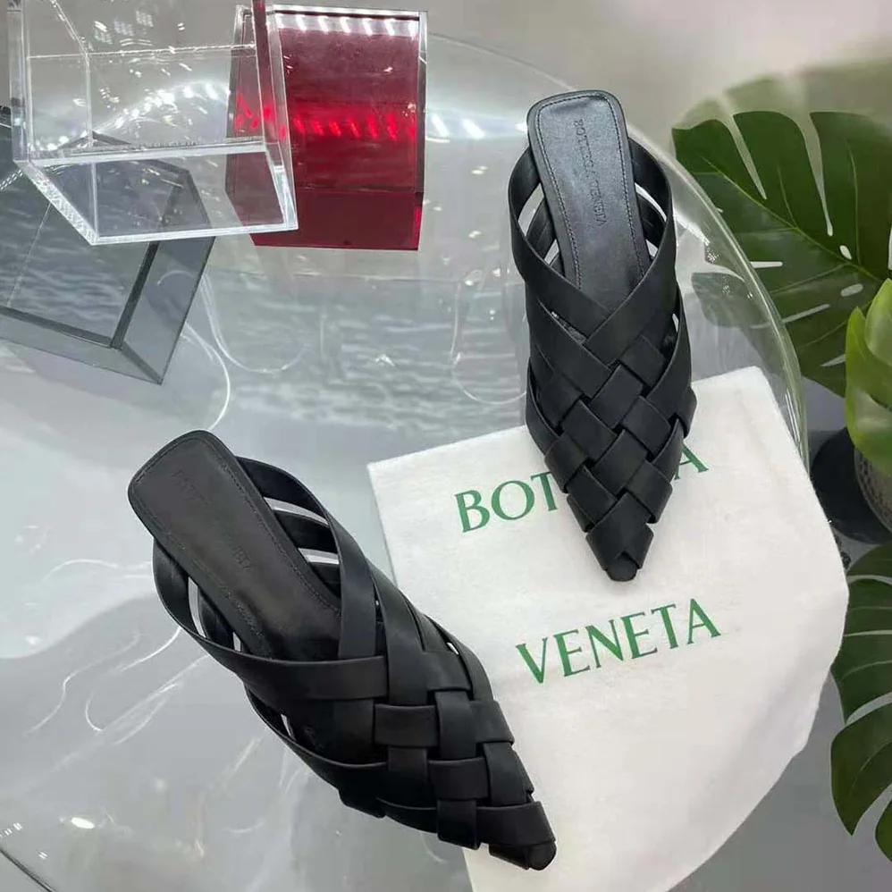 Bottega Veneta Alfie Slipper Open-back Intreccio Leather Slippers for Women in Black Bottega Veneta Alfie Slipper Open-back Intreccio Leather Slippers for Women in Black