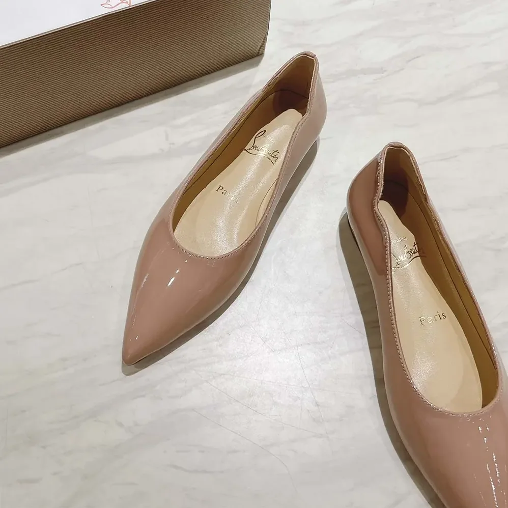 Christian Louboutin Hot Chickita Ballerinas Patent Calf Leather for Women in Sandy Christian Louboutin Hot Chickita Ballerinas Patent Calf Leather for Women in Sandy