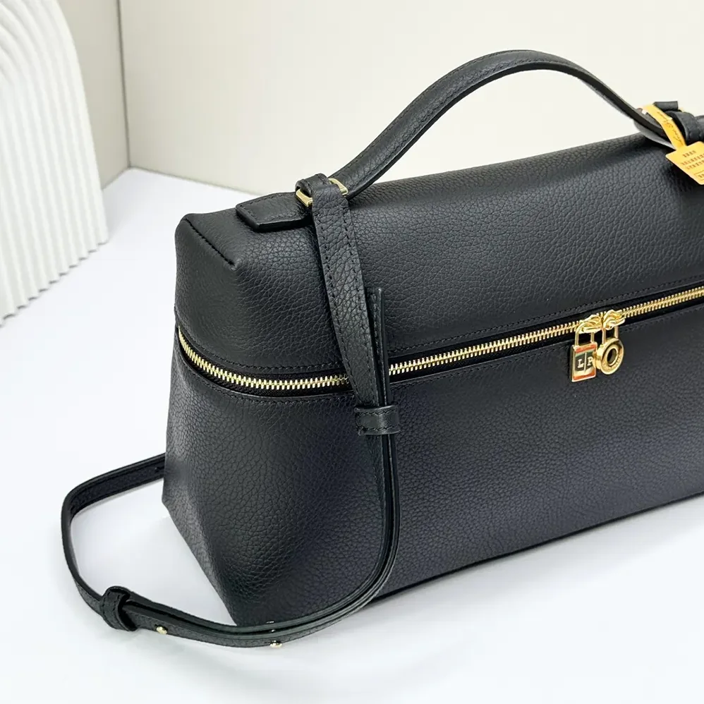Loro Piana Extra Pocket L27 for Women in Black Loro Piana Extra Pocket L27 for Women in Black