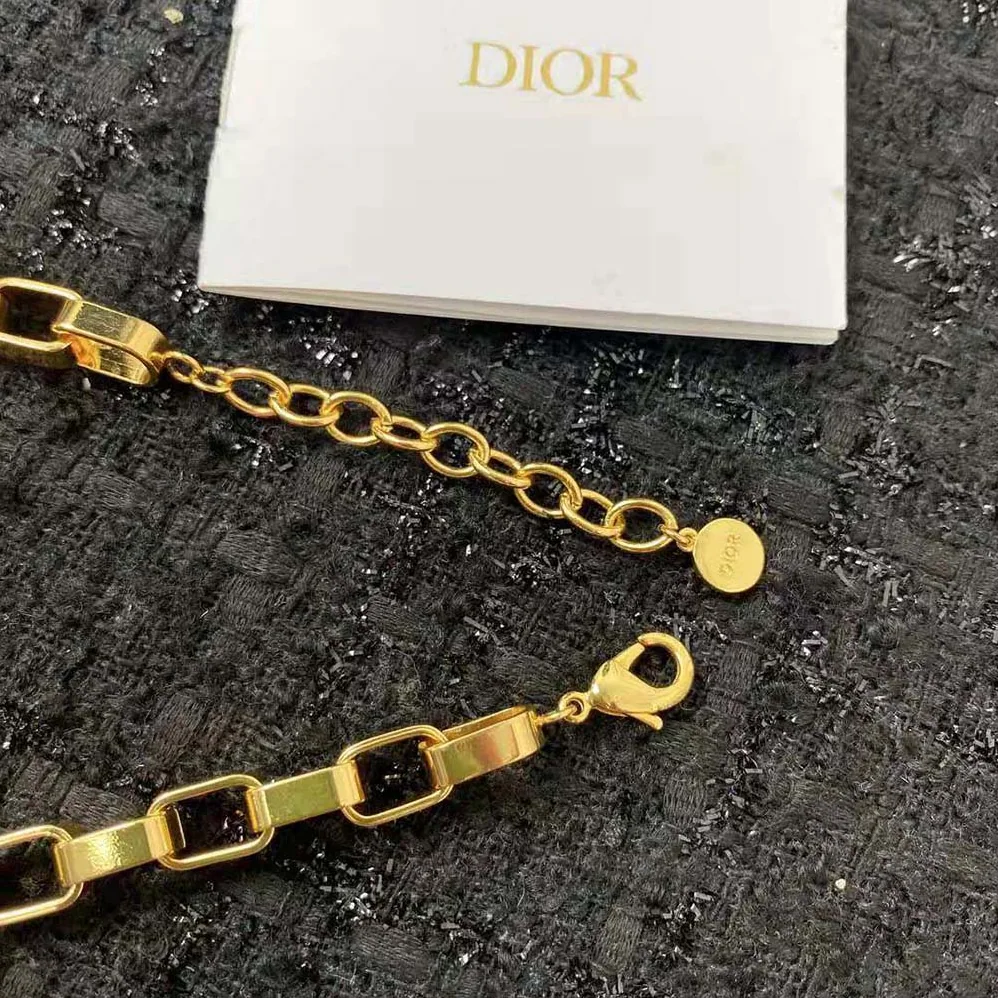 Dior 30 Montaigne Necklace Gold for Women in Finish Metal Dior 30 Montaigne Necklace Gold for Women in Finish Metal