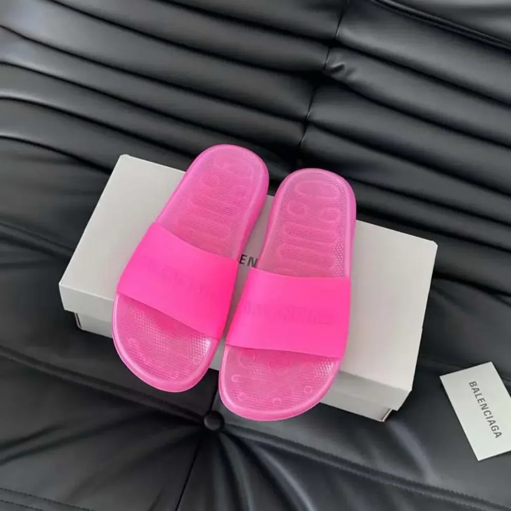 Balenciaga Pool Transparent Slide Sandal in Pink Rubber for Unisex Balenciaga Pool Transparent Slide Sandal in Pink Rubber for Unisex