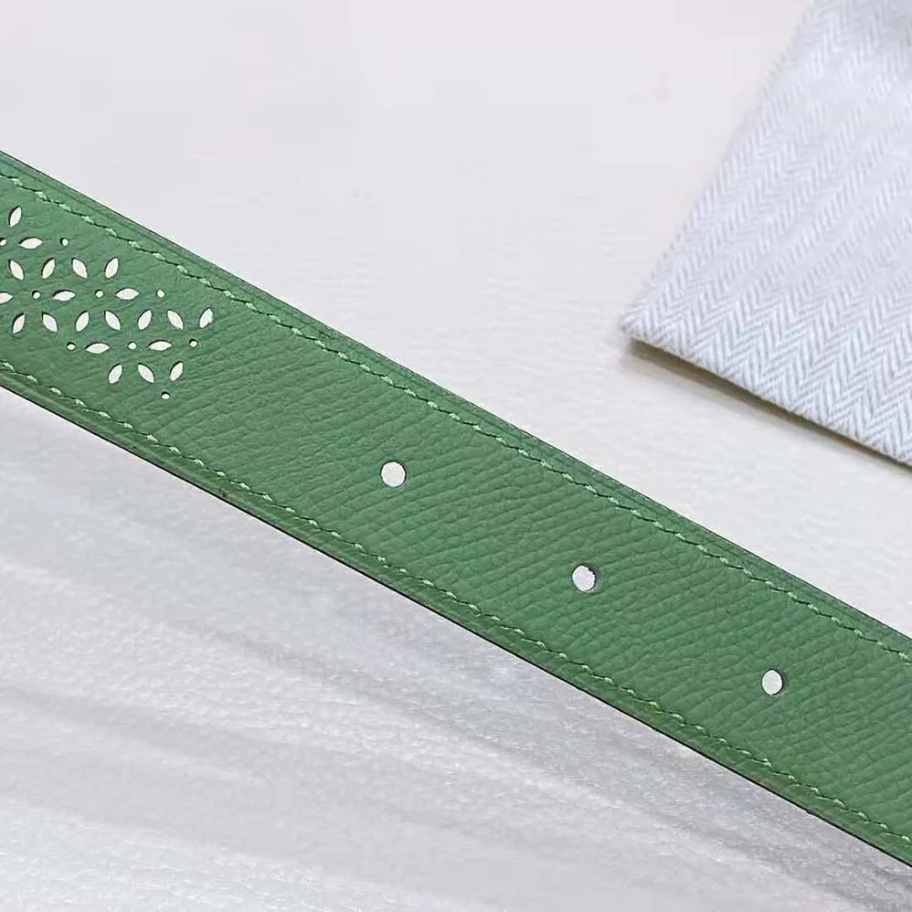 Hermes Mors H Belt Buckle & Reversible Leather Strap 24 mm for Women in Green Hermes Mors H Belt Buckle & Reversible Leather Strap 24 mm for Women in Green