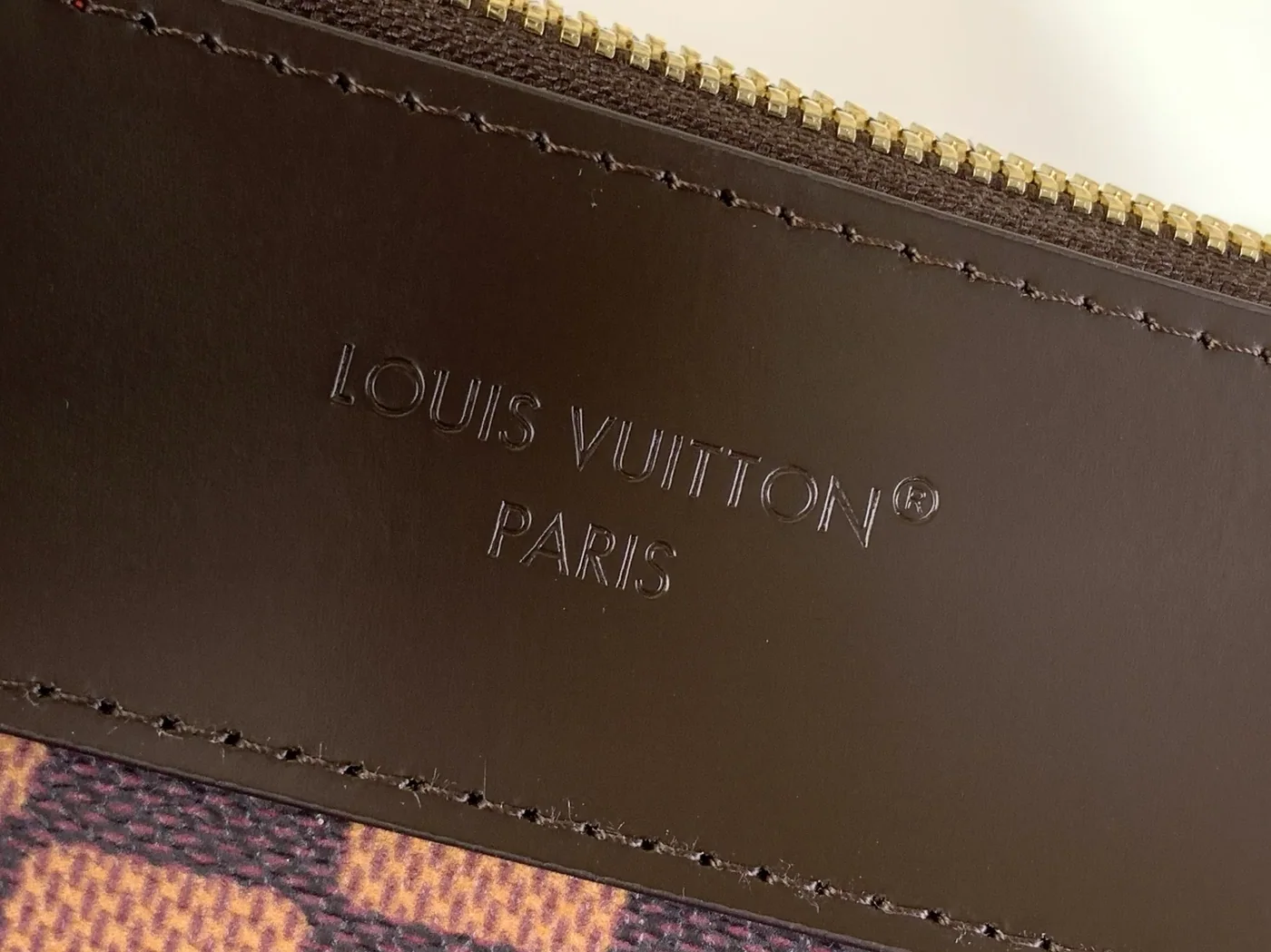 Louis Vuitton Pochette Voyage Souple Pouch / Brown Damier Canvas Gold Hardware Louis Vuitton Pochette Voyage Souple Pouch / Brown Damier Canvas Gold Hardware