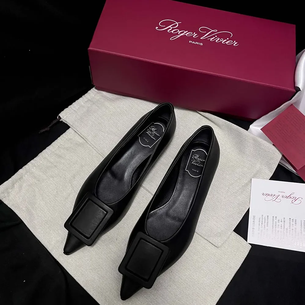 Roger Vivier Viv In The City Ballerinas In Leather Black for Women Roger Vivier Viv In The City Ballerinas In Leather Black for Women