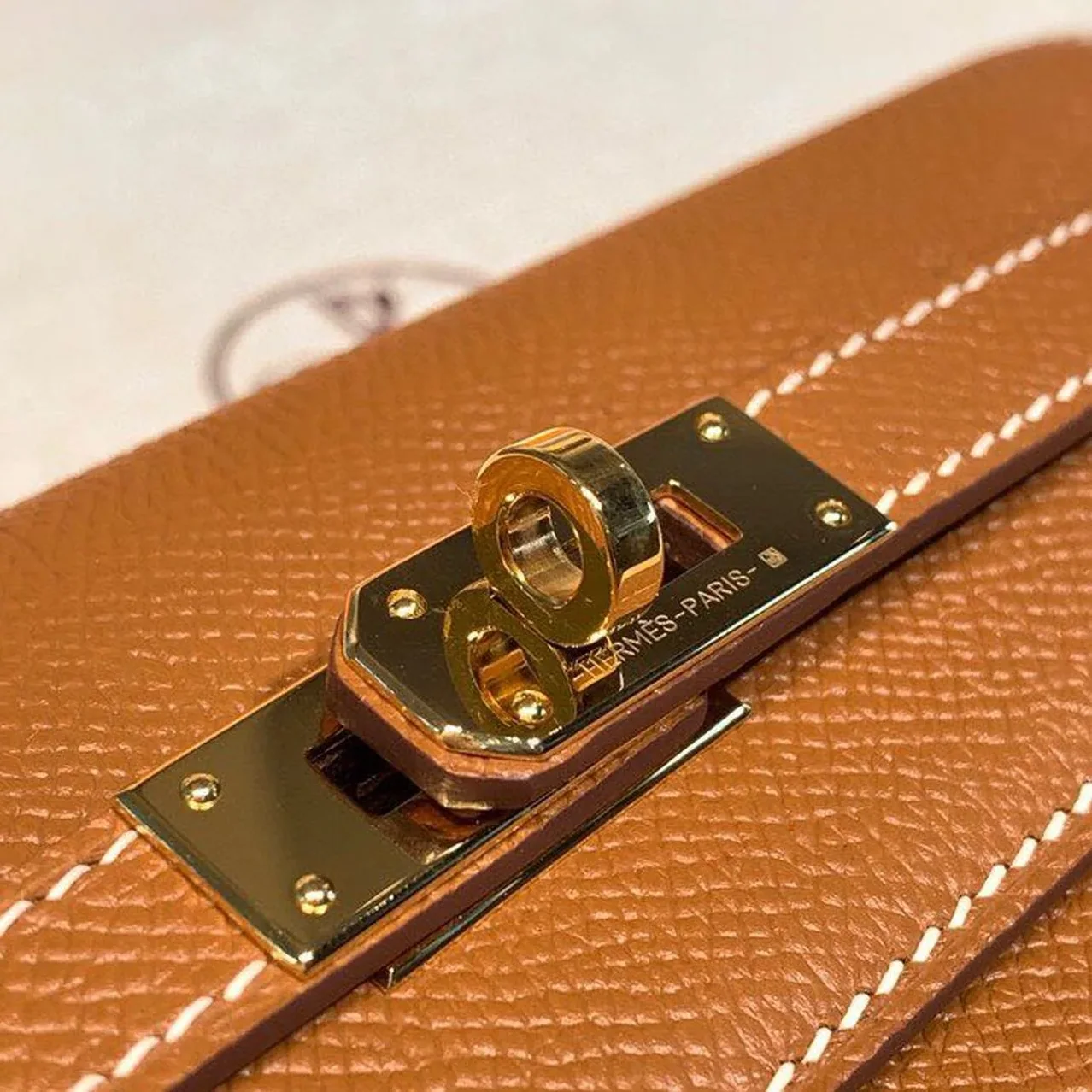 Hermes Kelly Wallet To Go Woc Brown With Gold Toned Hardware Bag / Hermes Kelly Wallet To Go Woc Brown With Gold Toned Hardware Bag /