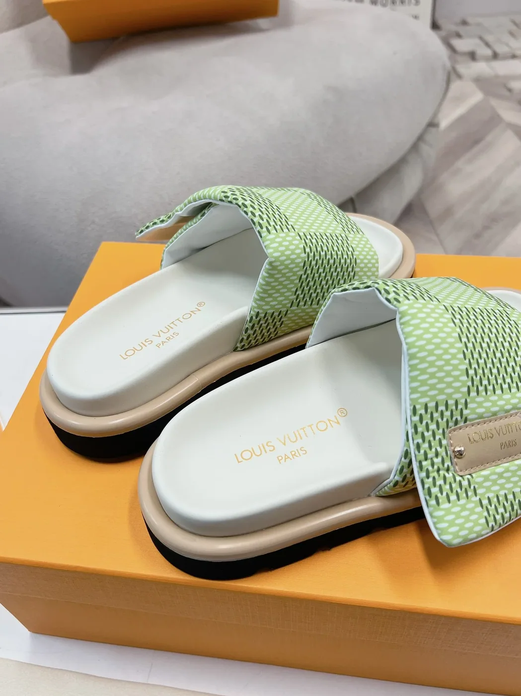 Louis Vuitton Slipper Pillow Flat Comfort Mule Beige
