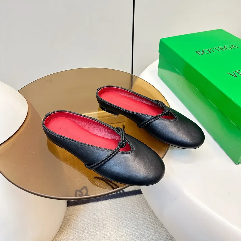 Bottega Veneta Rosa Mary-Jane Ballerina for Women in Black Bottega Veneta Rosa Mary-Jane Ballerina for Women in Black