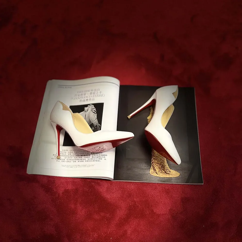 Christian Louboutin Hot Chick 100 mm Pumps Patent Calf Leather White for Women Christian Louboutin Hot Chick 100 mm Pumps Patent Calf Leather White for Women