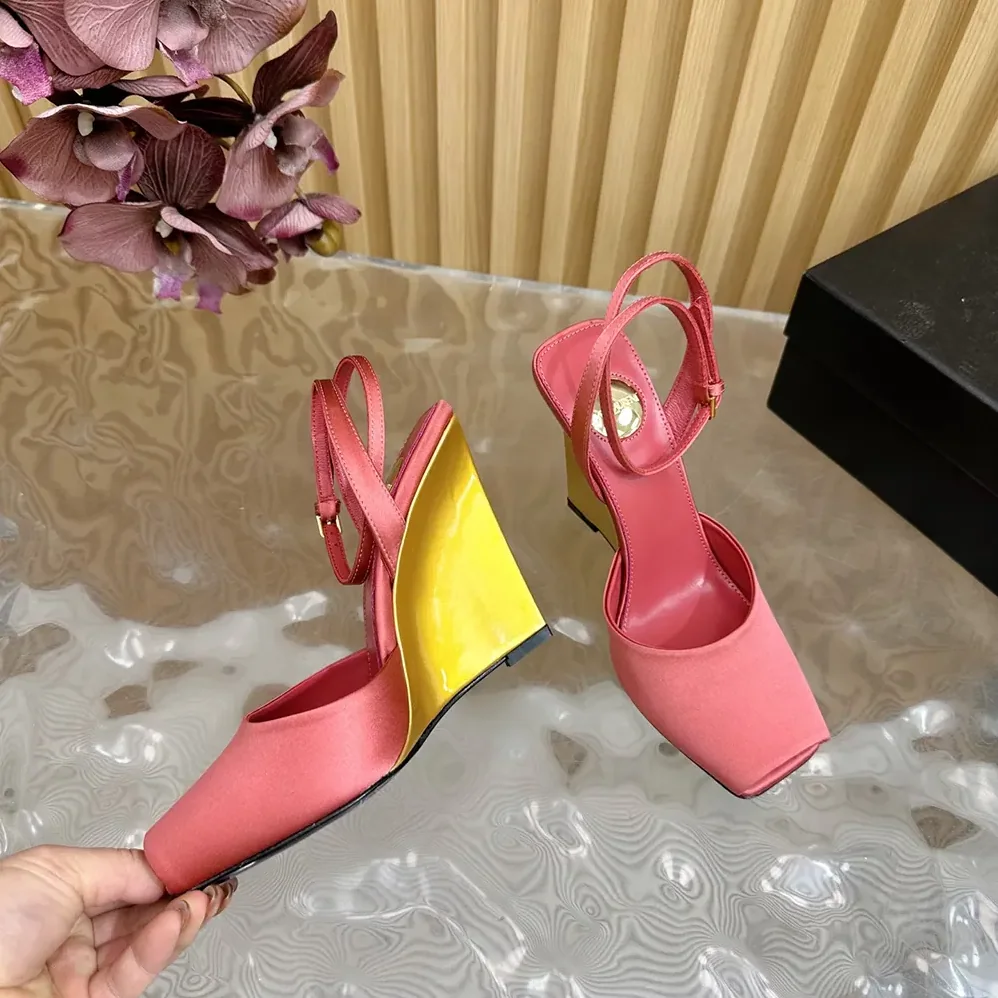 Saint Laurent YSL La Scandale Wedges in Satin Crepe for Women in Pink