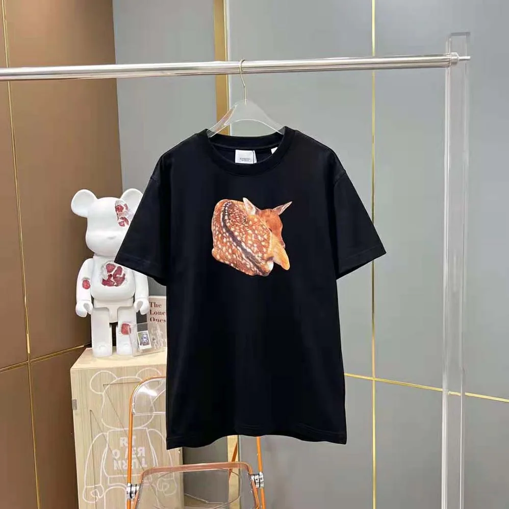 Burberry Deer Print Cotton Oversized T-shirt for Women in Black