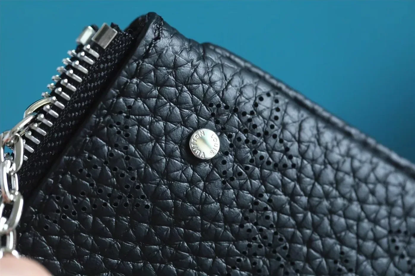 Louis Vuitton Key Pouch Mahina Black Louis Vuitton Key Pouch Mahina Black