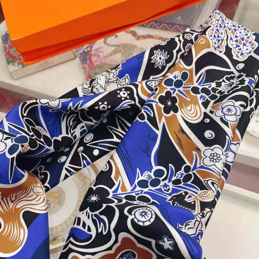 Hermes Bingata Shawl 140 in Cashmere and Silk with Hand-Rolled Edges for Women in Navy Hermes Bingata Shawl 140 in Cashmere and Silk with Hand-Rolled Edges for Women in Navy