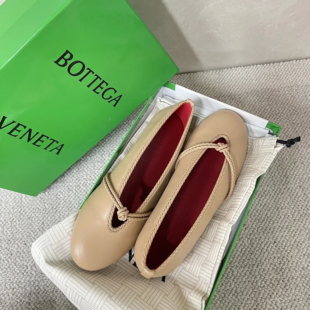 Bottega Veneta Rosa Mary-Jane Ballerina for Women in Cipria Bottega Veneta Rosa Mary-Jane Ballerina for Women in Cipria