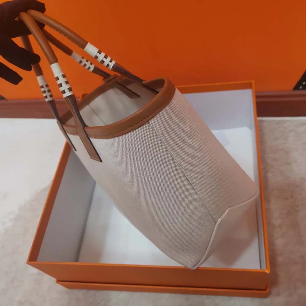 Hermes Steeple 25 Ecru Tote Bag for Unisex in Brown