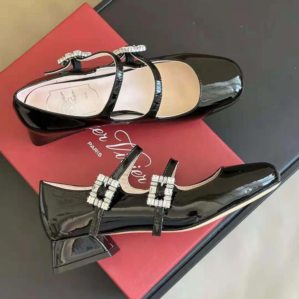 Roger Vivier Trés Vivier Strass Buckle Mini Babies Ballerinas in Patent Leather for Women Roger Vivier Trés Vivier Strass Buckle Mini Babies Ballerinas in Patent Leather for Women