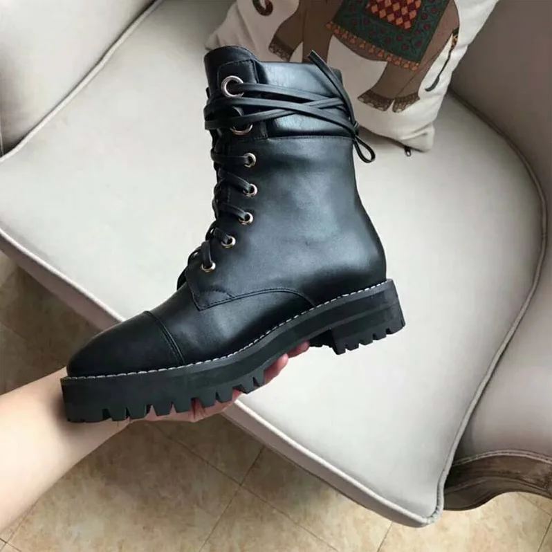 Stuart Weitzman Shoes The Strummer Boot 40mm Heel Hight for Women in Black