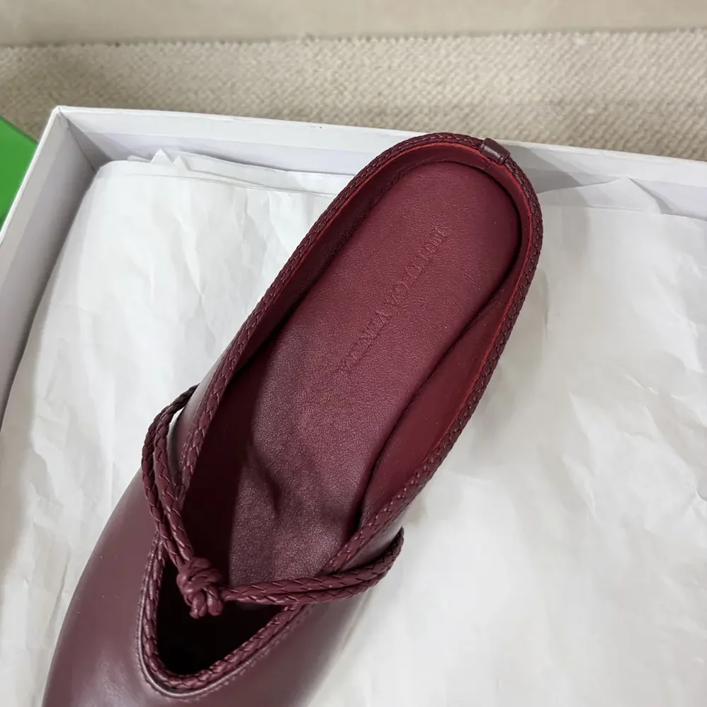 Bottega Veneta Rosa Mary-Jane Ballerina for Women in Deep Mahogany Bottega Veneta Rosa Mary-Jane Ballerina for Women in Deep Mahogany
