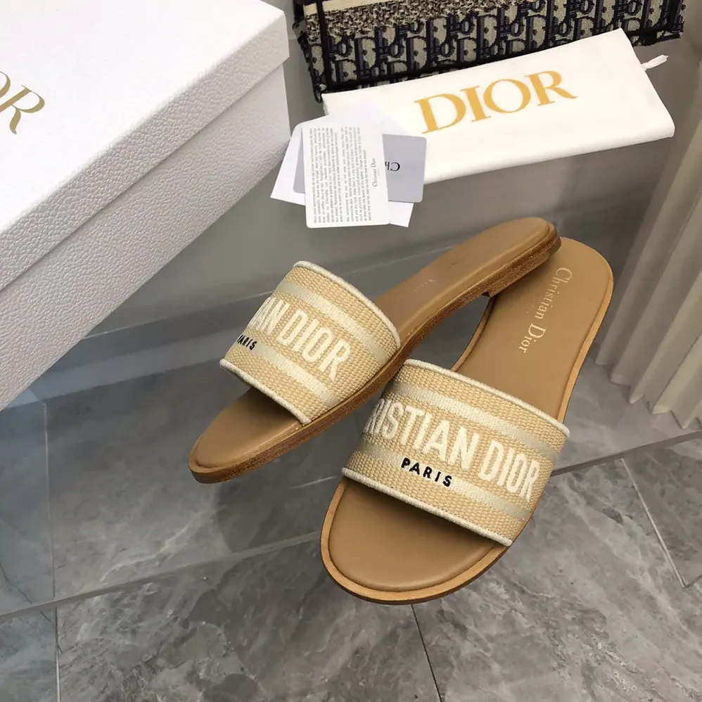 Dior Dioriviera Dway Slide Natural Raffia and White Embroidered Cotton for Women Dior Dioriviera Dway Slide Natural Raffia and White Embroidered Cotton for Women