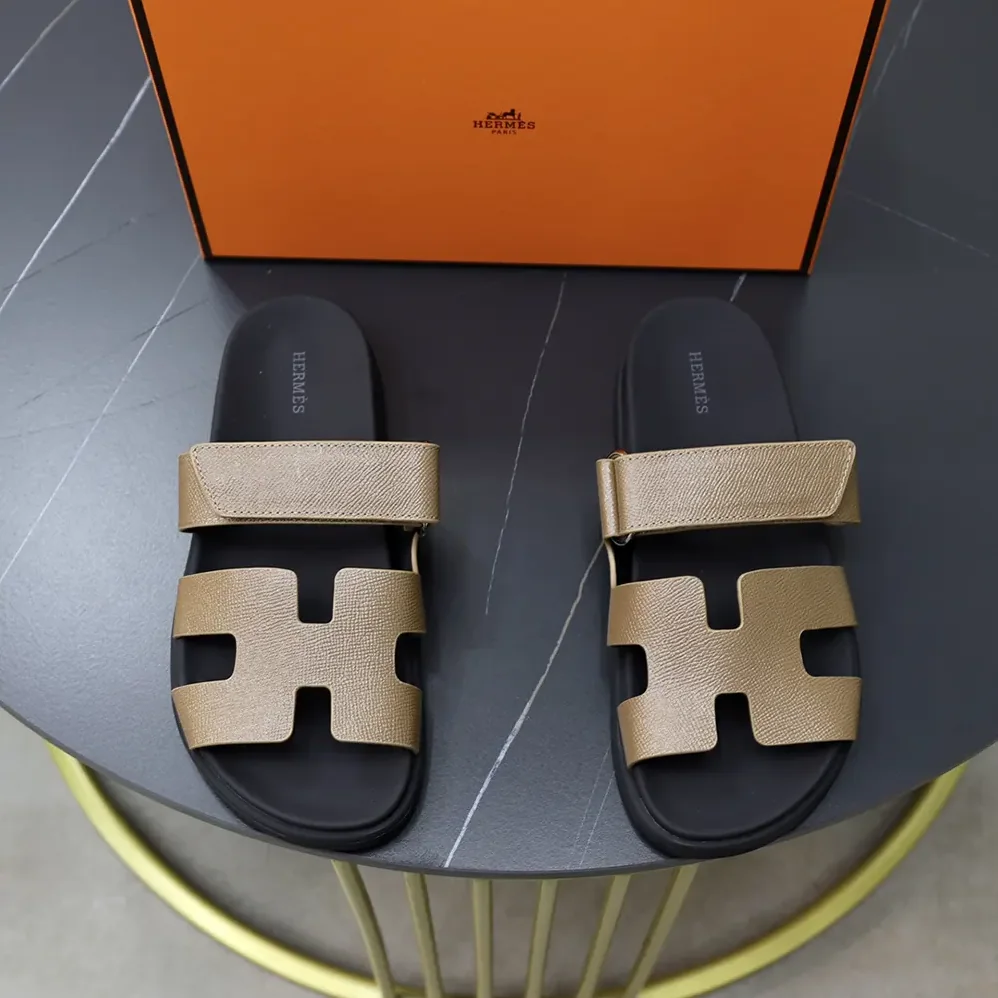 Hermes Chypre Sandal for Unisex in Dark Brown