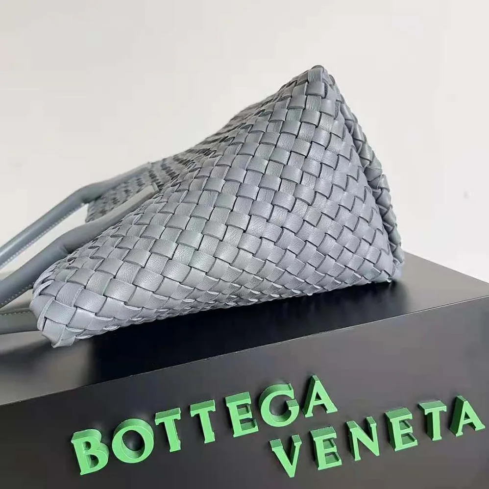 Bottega Veneta Medium Cabat Leather Tote Bag with Detachable Strap for Women in Gray
