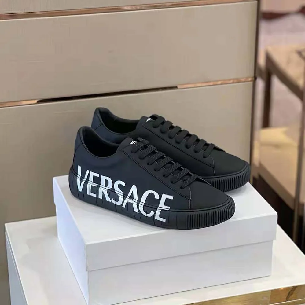 Versace Shoes Greca Logo Sneakers for Unisex in Black Versace Shoes Greca Logo Sneakers for Unisex in Black
