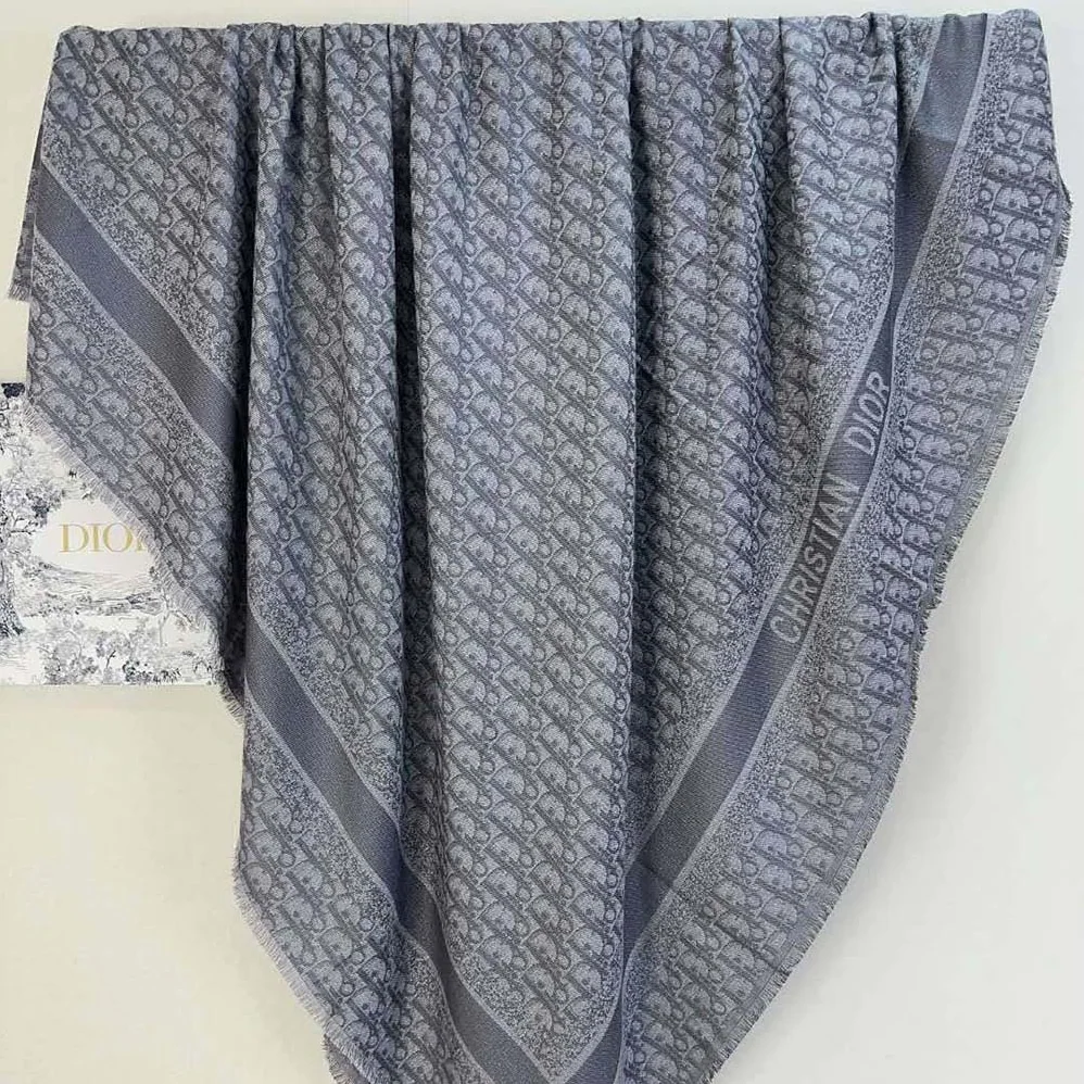 Dior Oblique Shawl Gray Silk Blend with Metallic Thread for Unisex Dior Oblique Shawl Gray Silk Blend with Metallic Thread for Unisex