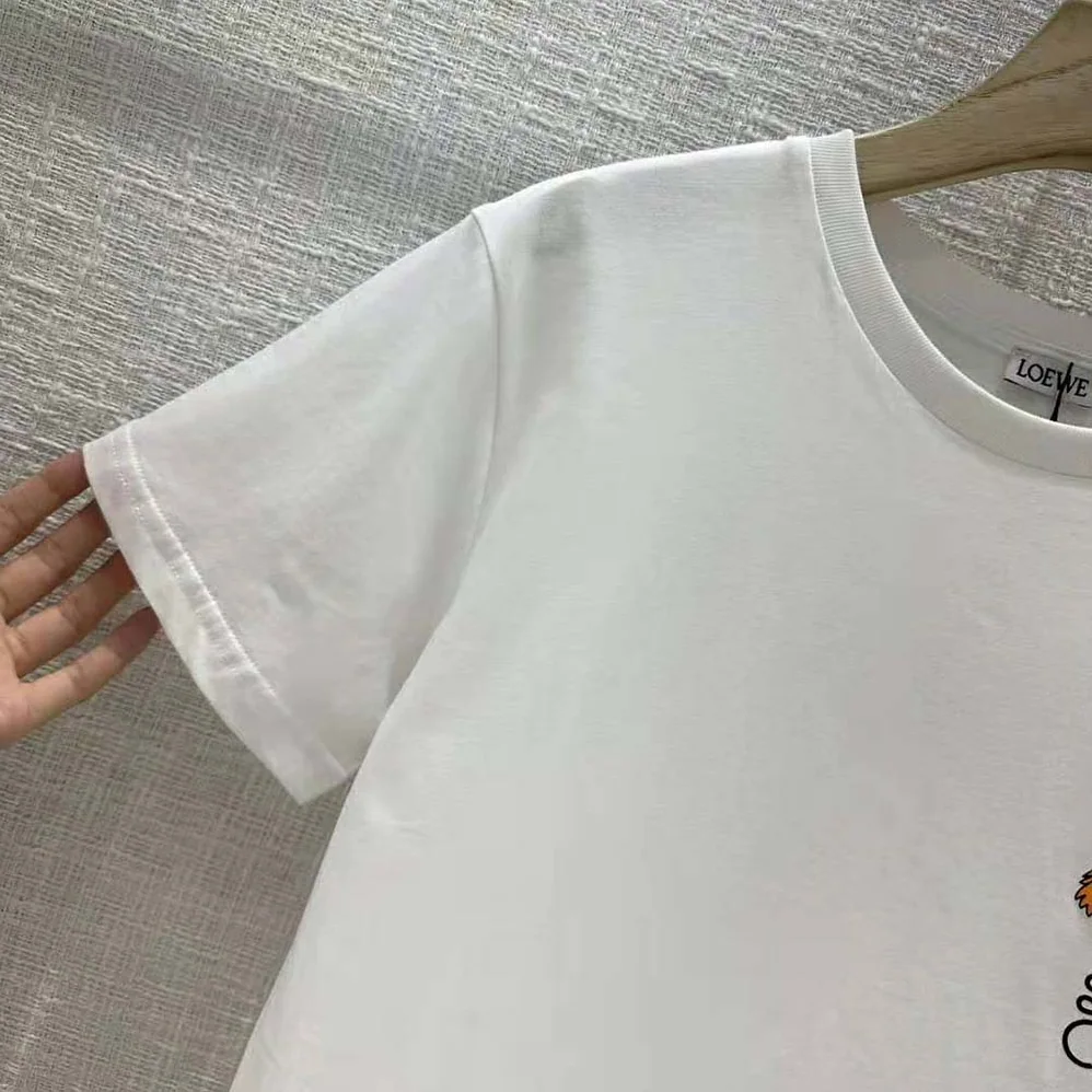 Loewe Heen Anagram T-shirt in Cotton for Women in White Loewe Heen Anagram T-shirt in Cotton for Women in White
