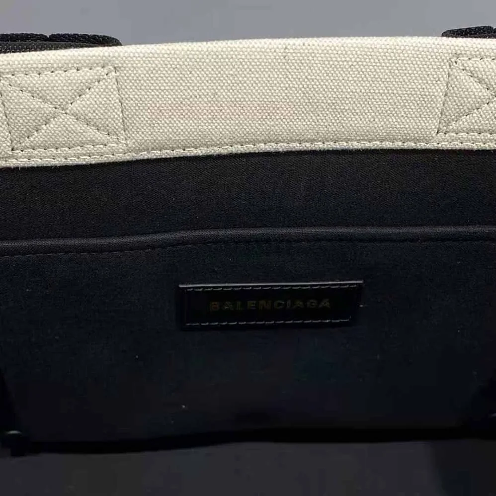 Balenciaga Hardware Small Tote Bag With Strap for Women in White Balenciaga Hardware Small Tote Bag With Strap for Women in White