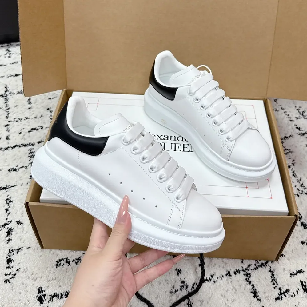 Alexander Mcqueen Oversized Sneaker in White for Unisex in Black