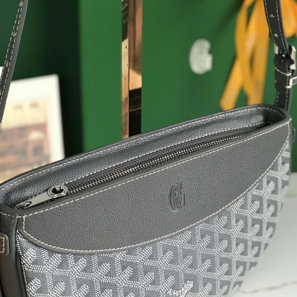 Goyard Hirondelle Bag for Unisex in Grey Goyard Hirondelle Bag for Unisex in Grey