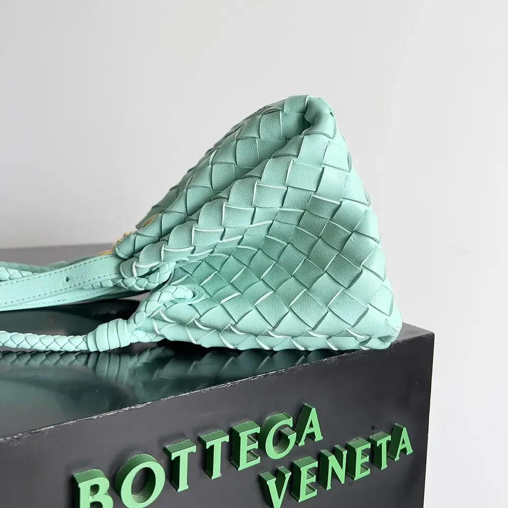 Bottega Veneta Small Andiamo Parachute for Women in Green oasis