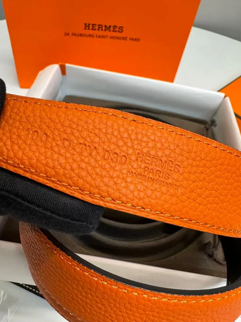 Hermès Hisseo Belt Buckle And Reversible Leather Strap Noir in Orange