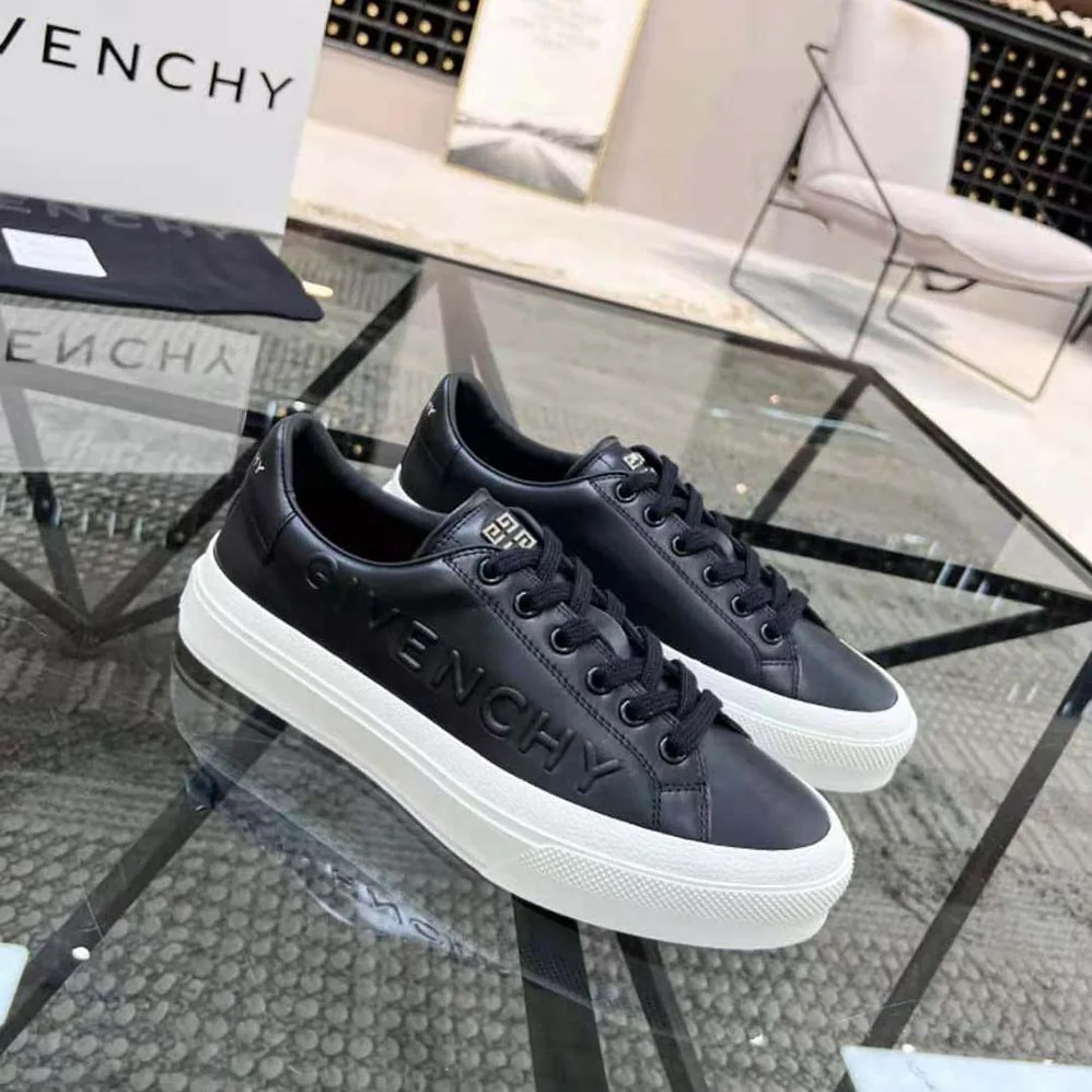 Givenchy City Sport Sneakers in GIVENCHY Leather for Men in Black Givenchy City Sport Sneakers in GIVENCHY Leather for Men in Black